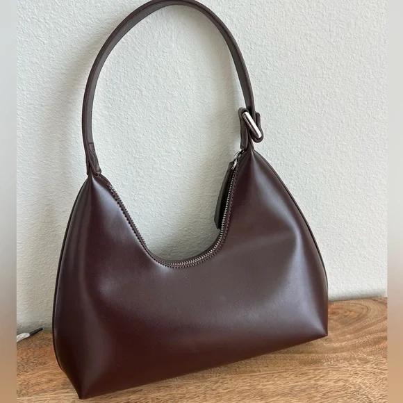 Elegant Brown Leather Handbag - Picture 3 of 5